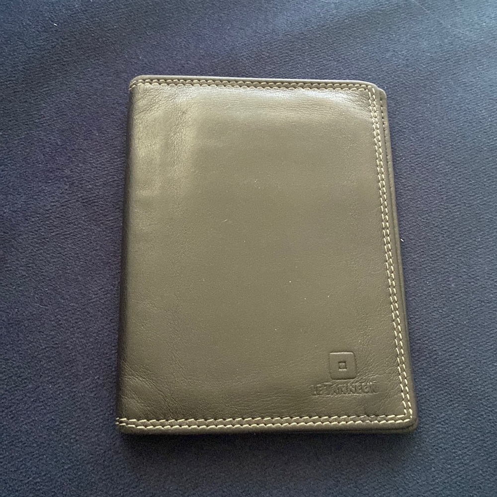 Leather wallet europe